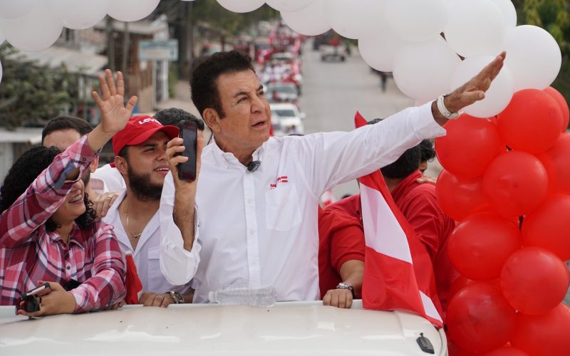 National bloc proposed by Nasralla to challenge alleged government election suspension